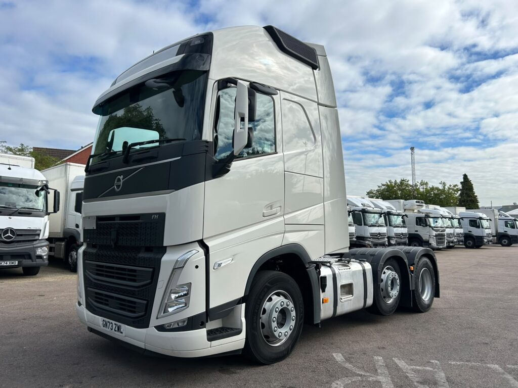 Volvo FH-5 TC Globetrotter XL, 500 Bhp, I-Shift - Sept 2023 (73) Small Selection