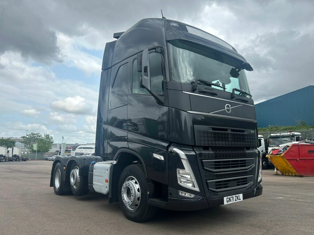 Volvo FH-5 GTXL 500 Bhp, 6x2 PA - Nov 2021 (71) Factory Black Metallic