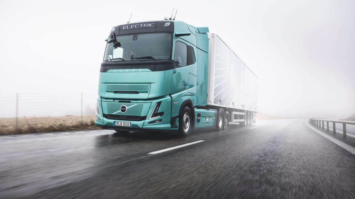 Volvo FH Aero Electric truck with 600 km range and superfast charging