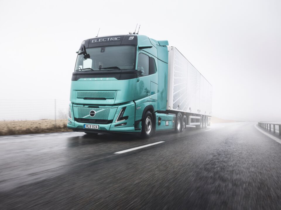 Volvo FH Aero Electric truck with 600 km range and superfast charging