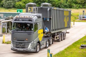 Volvo FH Aero 6x2 tractor unit